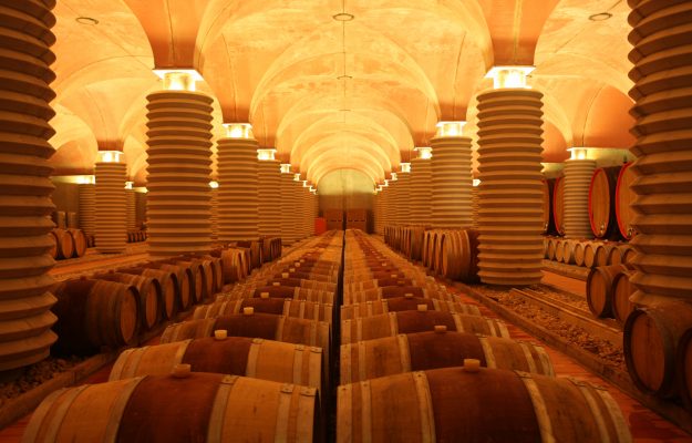 Cantine Riunite & CIV, Caviro, Botter, Antinori are the top Italian wineries for turnover