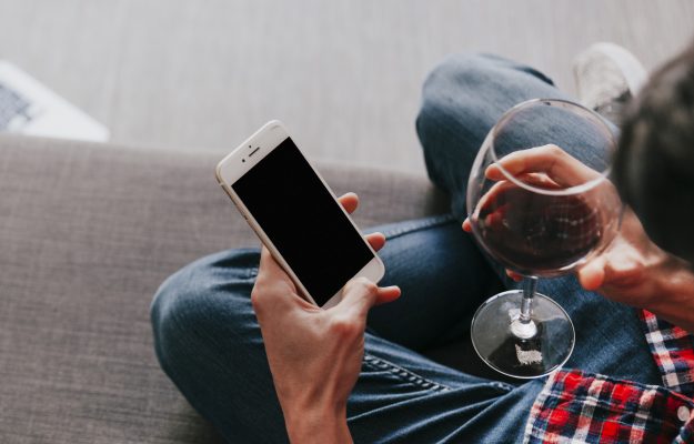 Vino ed e-commerce, la crescita continua. Ma, soprattutto, cresce la platea di clienti e cantine