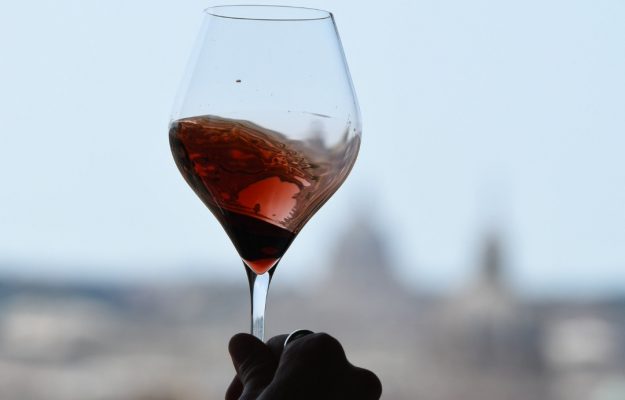 Amarone della Valpolicella, il mercato premia i valori, che crescono in Italia e nel mondo