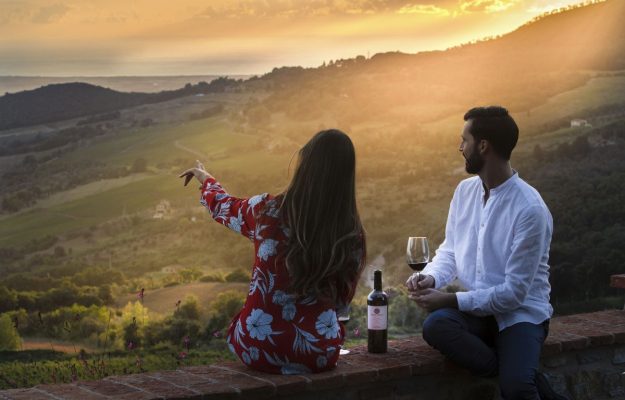 “50 Best Wine Trips” by “Decanter”: Tuscany tops the list, ahead of Champagne and California